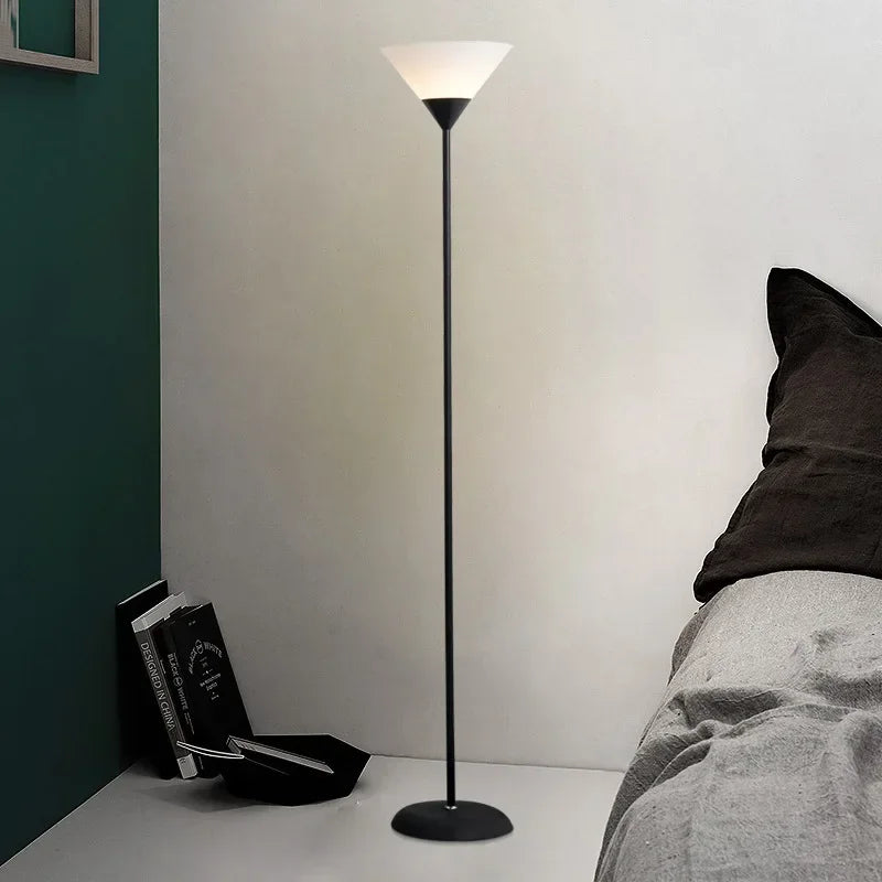 Lampadaire moderne avec luminosité réglable pour salons | Rosalyssa