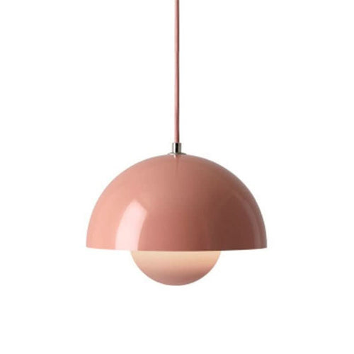Závěsná lampa Aurora Petal pro útulnou dánskou ložnicovou atmosféru