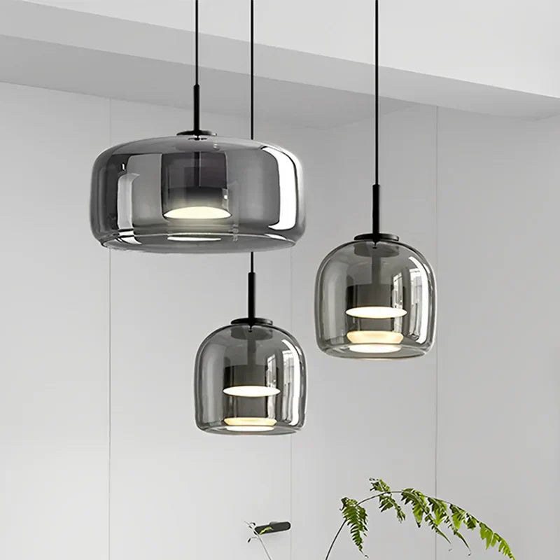 NovaLume Glaslampe mit minimalistischem Design für eine zeitlose Atmosphäre