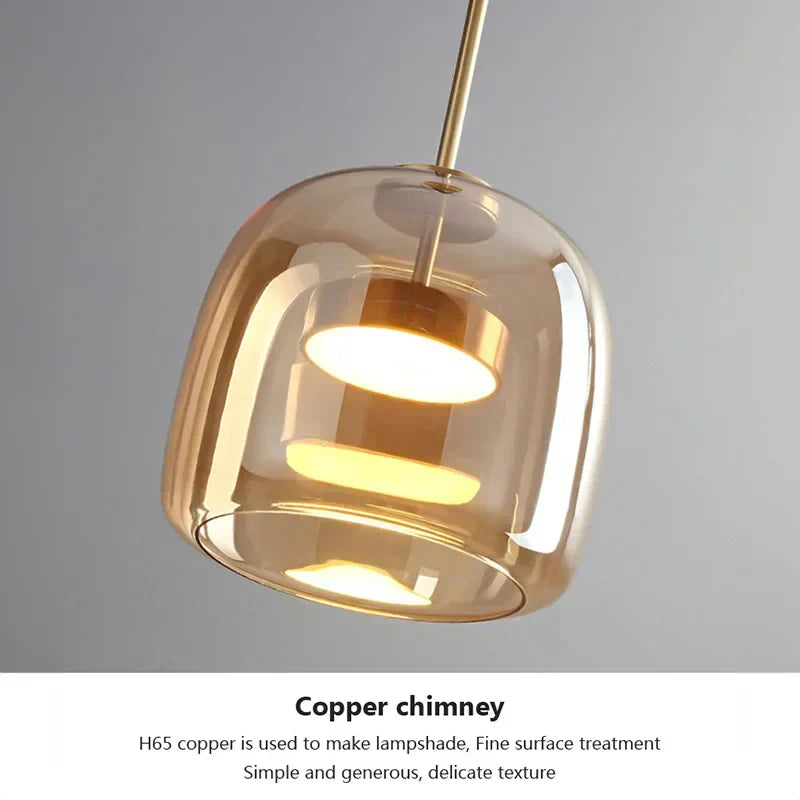 Skleněná lampa NovaLume s minimalistickým vzhledem pro nadčasovou atmosféru
