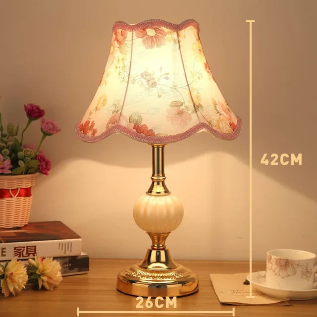 LuminaNord asztali lámpa vintage stílusban klasszikus otthoni dekorációhoz
