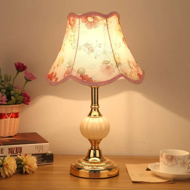 LuminaNord asztali lámpa vintage stílusban klasszikus otthoni dekorációhoz