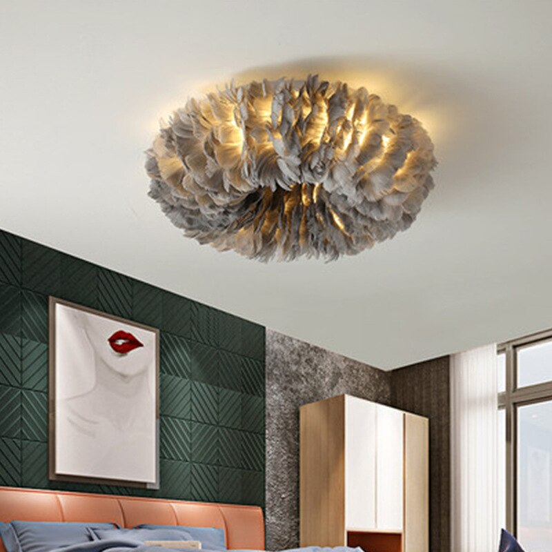 Lampada da soffitto Swan Feather con struttura in metallo e illuminazione LED bianco caldo per creare atmosfera nel soggiorno