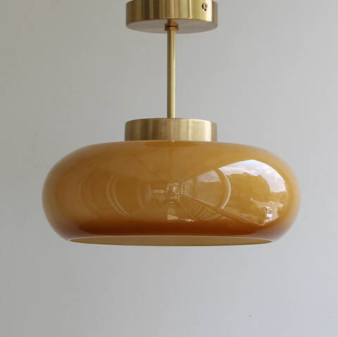 Lampada da soffitto vintage in ottone con paralume in vetro ambrato, montaggio semi a filo soffitto