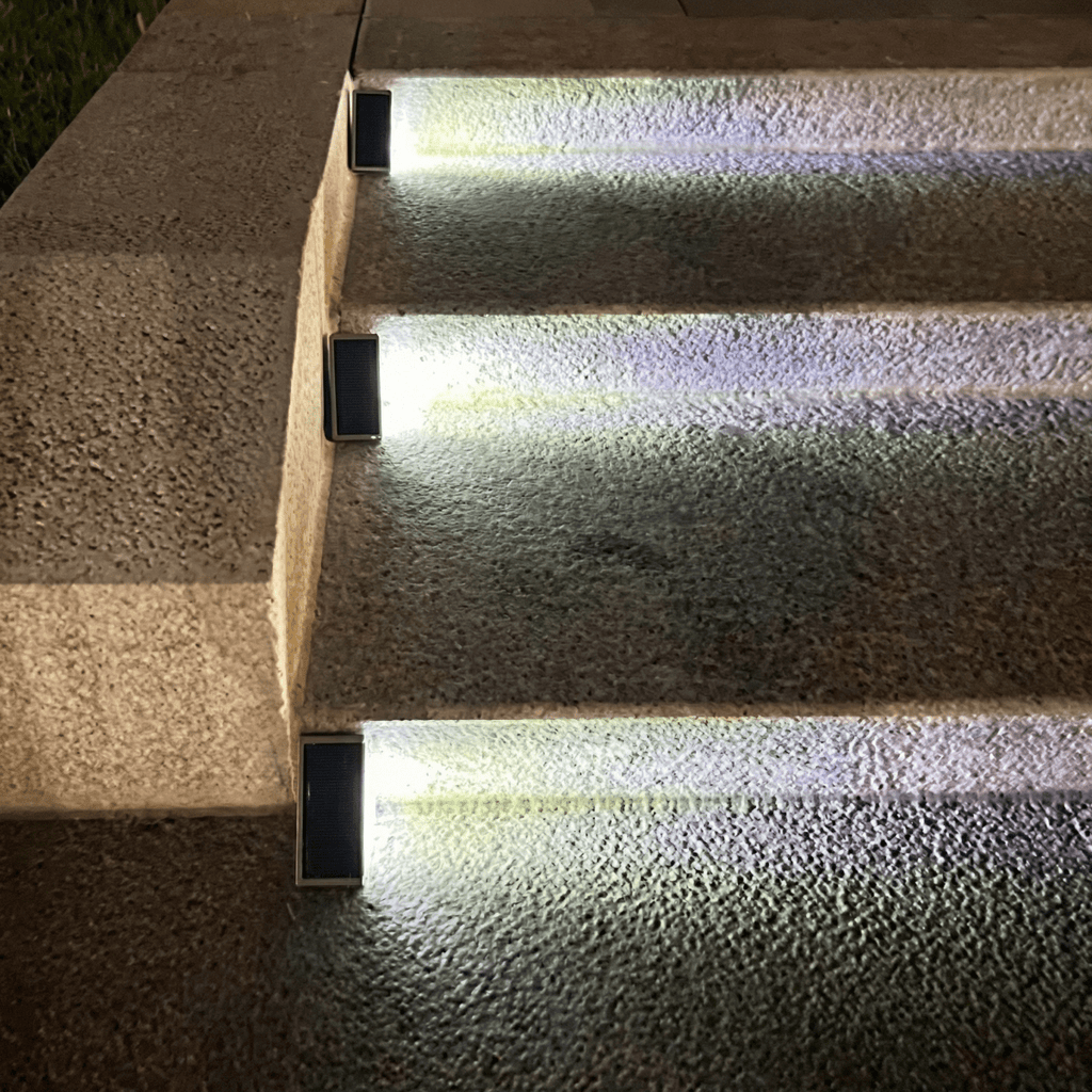 Solarbetriebene LED-Außenstufenleuchte für sichere Beleuchtung | Rosalyssa