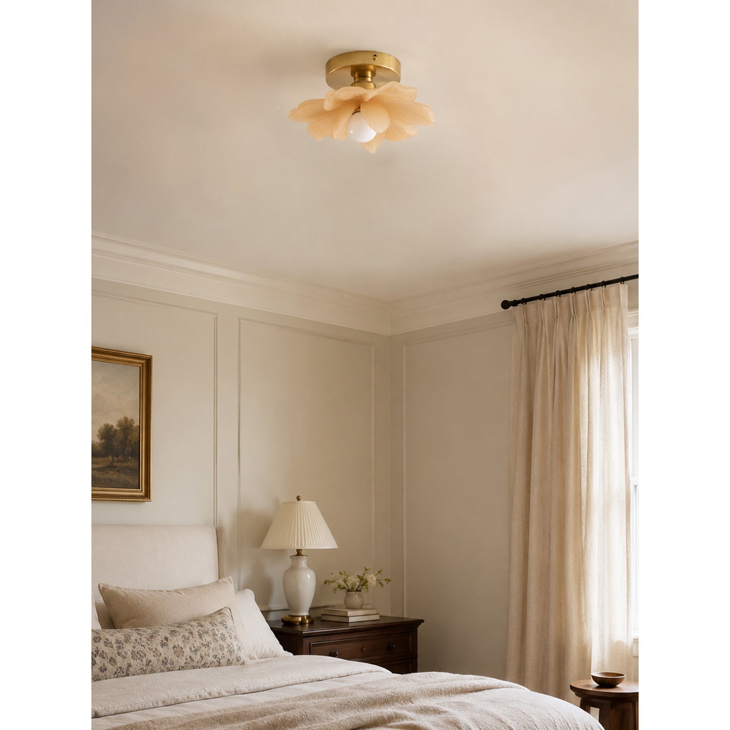 Plafonnier en résine Blossom et laiton pour chambre et couloir