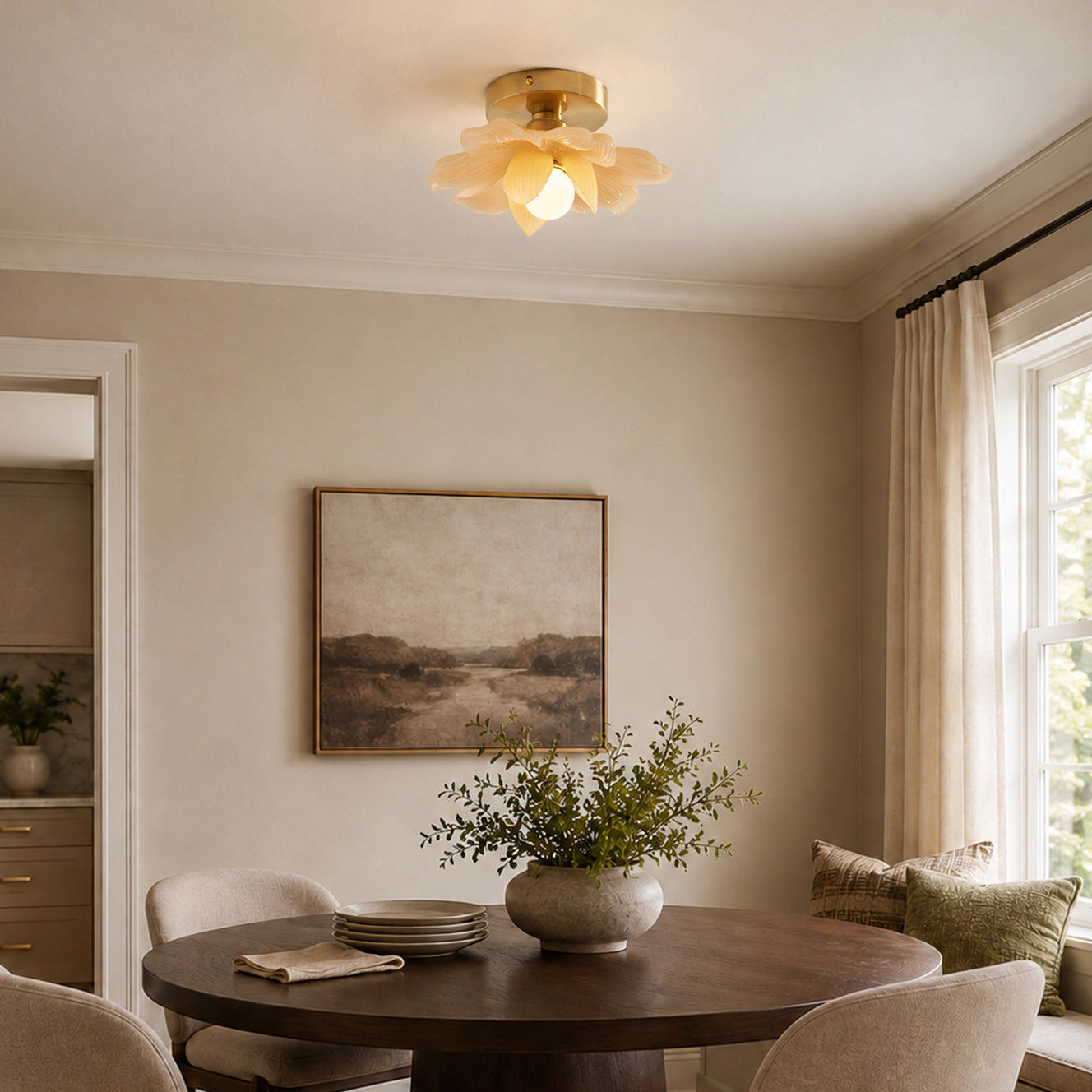 Plafonnier en résine Blossom et laiton pour chambre et couloir