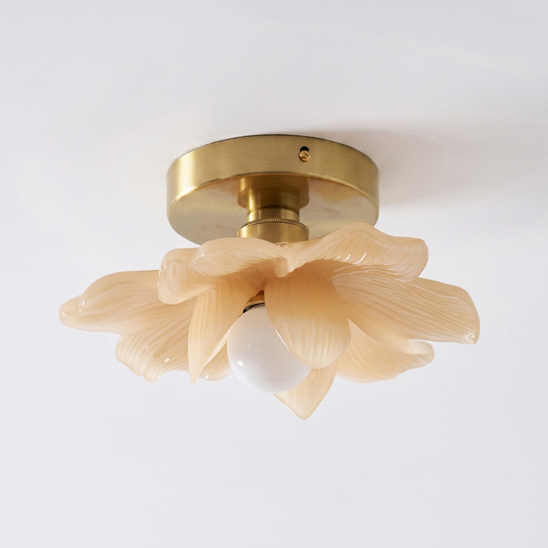 Plafonnier en résine Blossom et laiton pour chambre et couloir