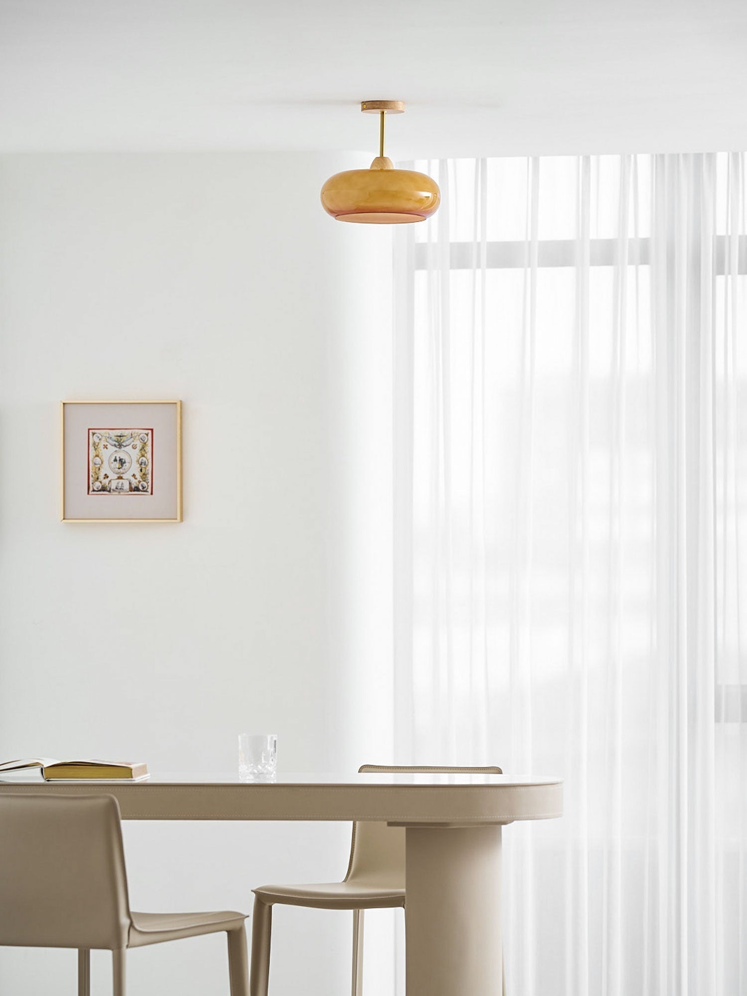 Lámpara de techo Bauhaus de vidrio y madera con diseño de disco en blanco o naranja para dormitorio y comedor