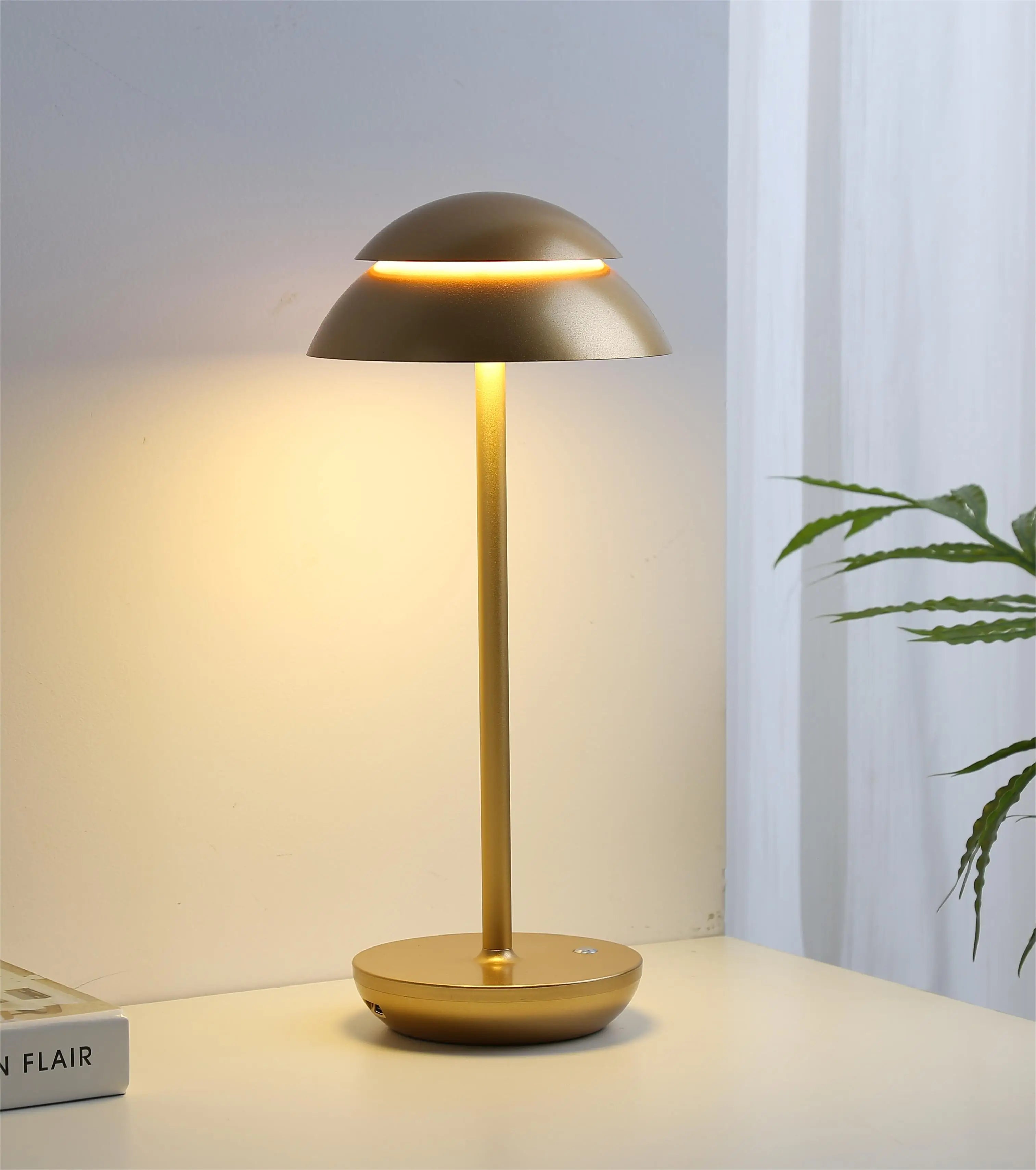 Lampă de masă PowerLuxe cu iluminare wireless reîncărcabilă
