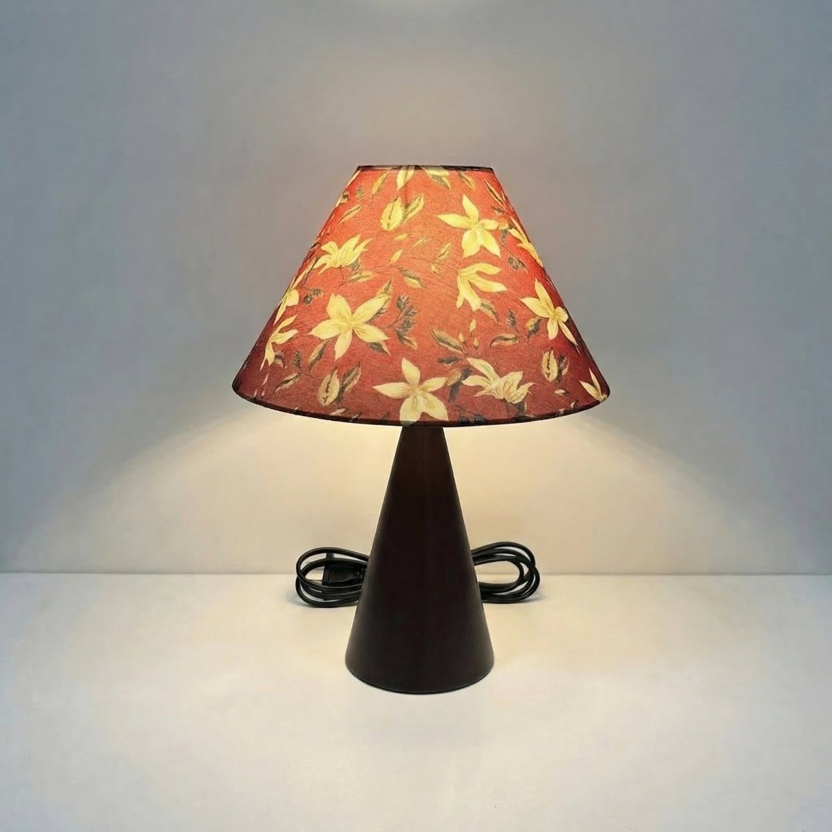 Vintage stofbordlampe med skærm, 14 tommer høj | Rosalyssa