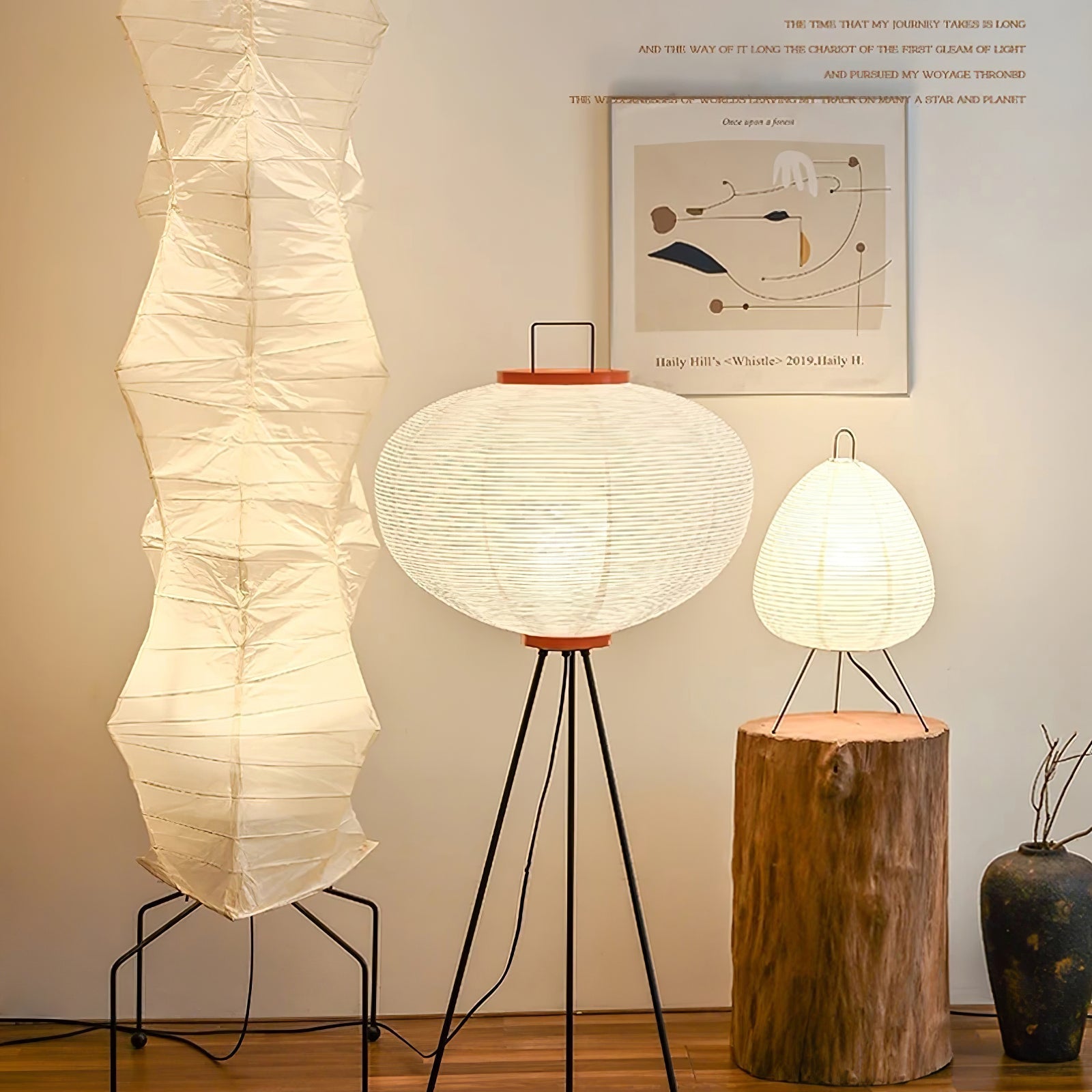 Stojací lampa AstraLume s rýžovým papírovým stínidlem a minimalistickým teplem