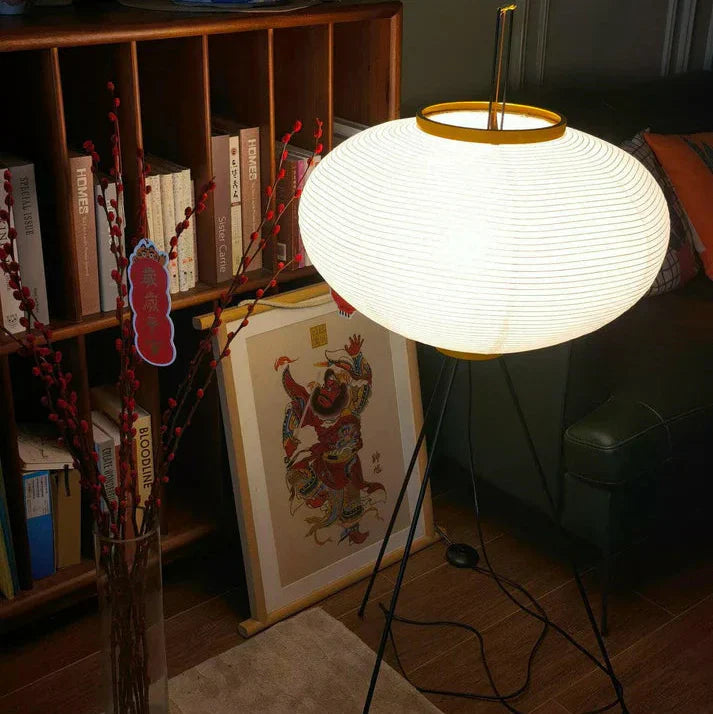 Lampă de podea din hârtie de orez cu abajur sculptural în stil japonez | Rosalyssa