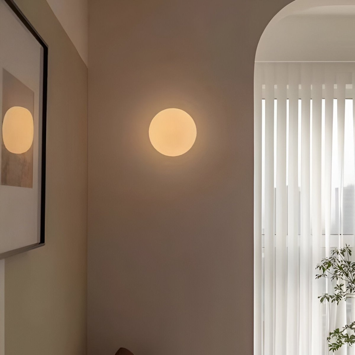 Rund Glas LED Væglampe, Minimalistisk Design, 1 Lyskilde | Rosalyssa
