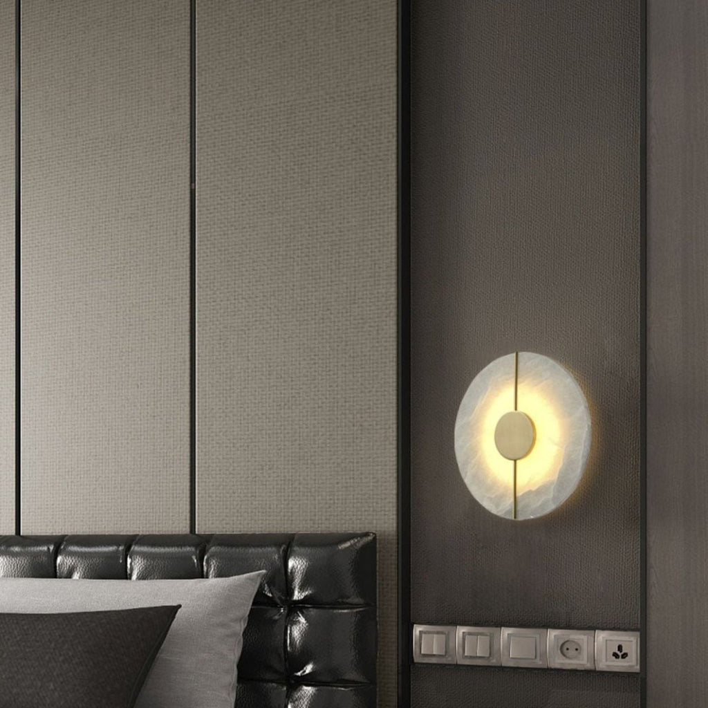 Rund LED-væglampe med marmoraccent, moderne nordisk stil | Rosalyssa