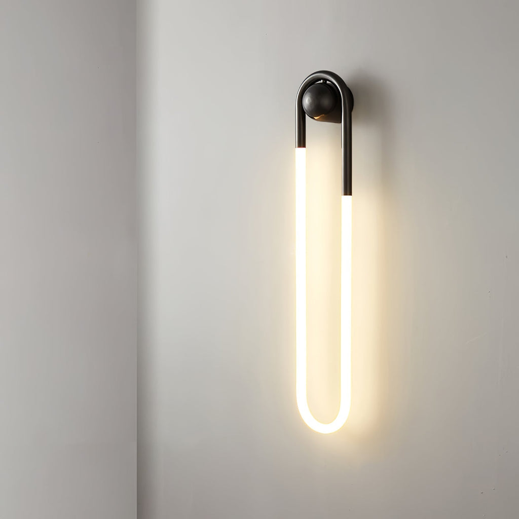 مصباح حائط LED حديث مع نحاس ومصباح حائط أسود بتصميم بسيط