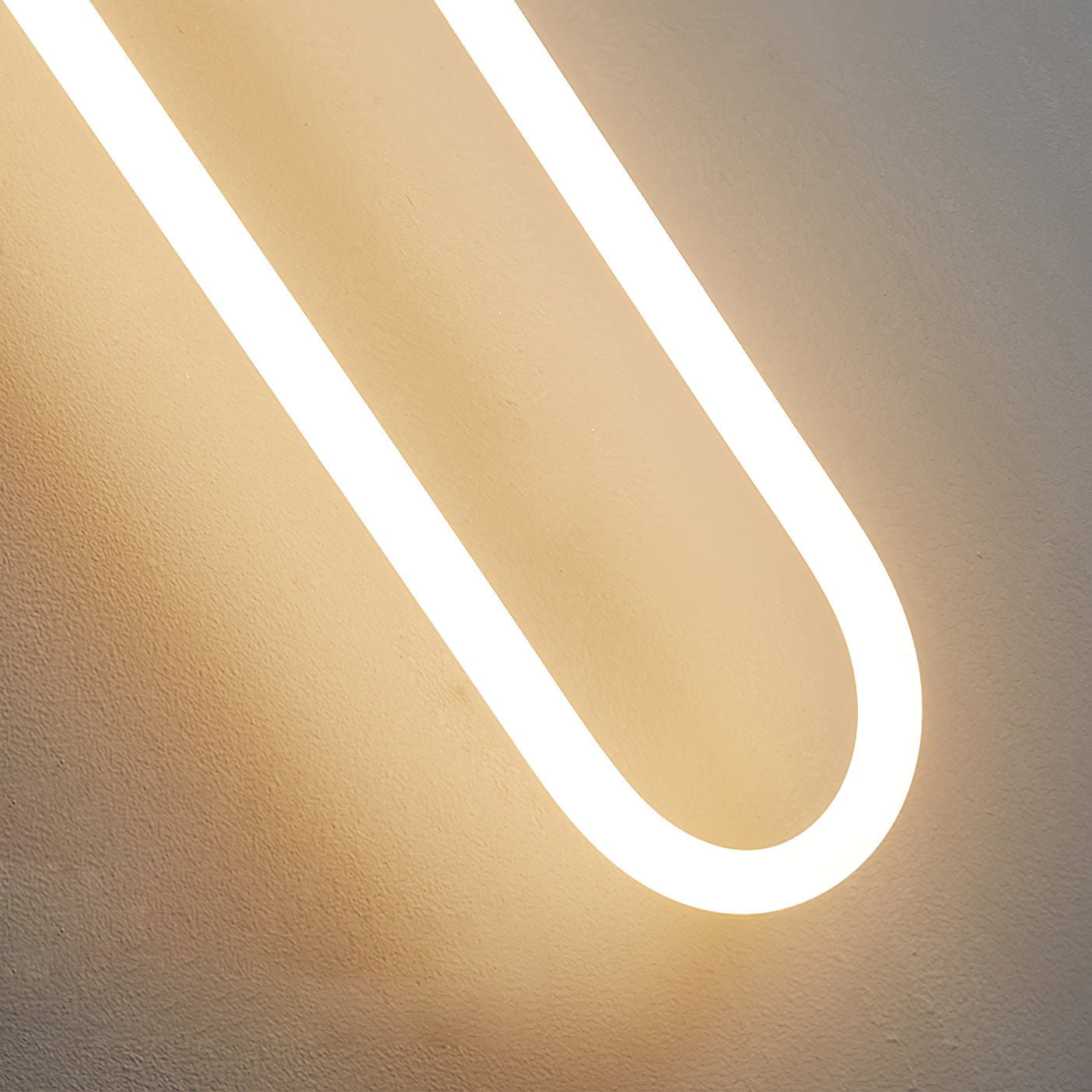 مصباح حائط LED حديث مع نحاس ومصباح حائط أسود بتصميم بسيط