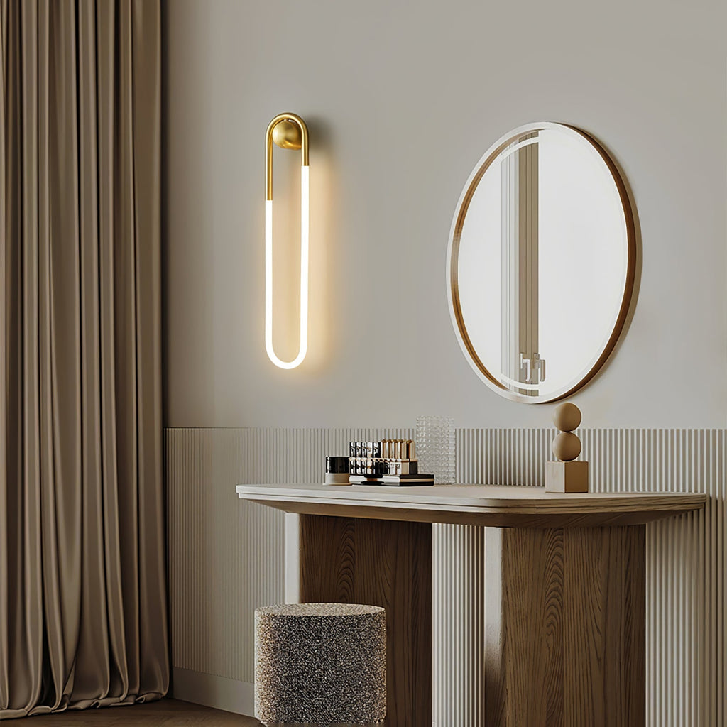 مصباح حائط LED حديث مع نحاس ومصباح حائط أسود بتصميم بسيط