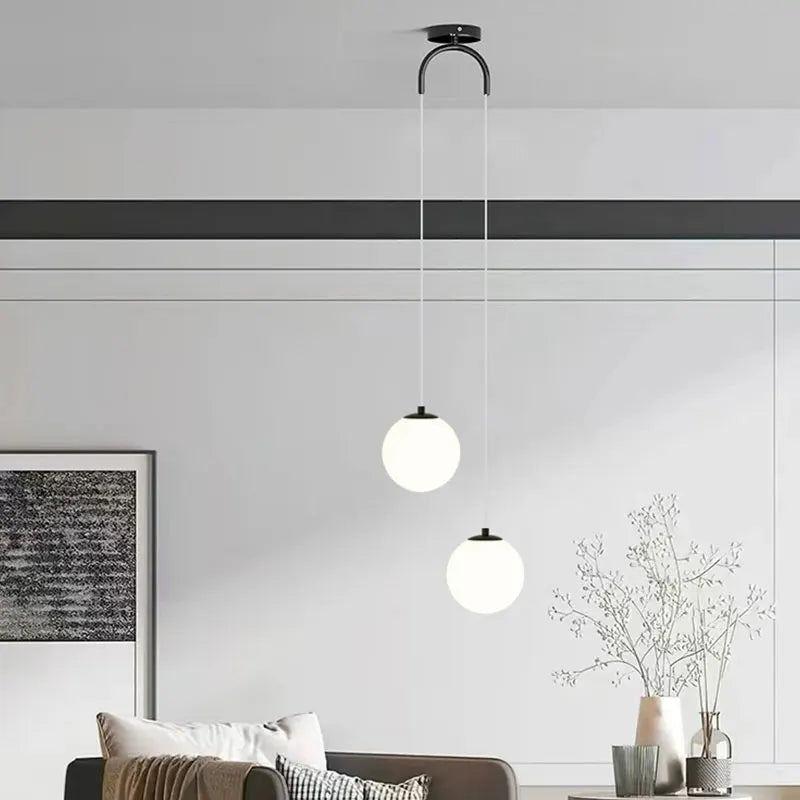 Lampa wisząca Luna z kloszem ze szkła, nordycki nowoczesny design