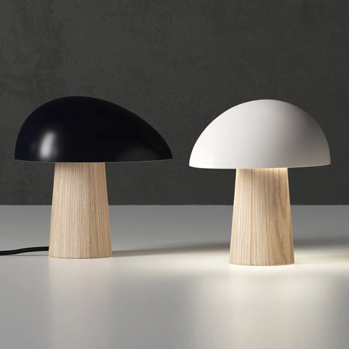 Stolní lampa Nova Mushroom s teplým dřevěným dekorem