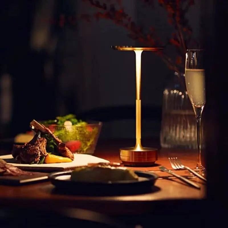 Berøringsaktivert oppladbar skrivebordslampe med dimbar LED bordlampe