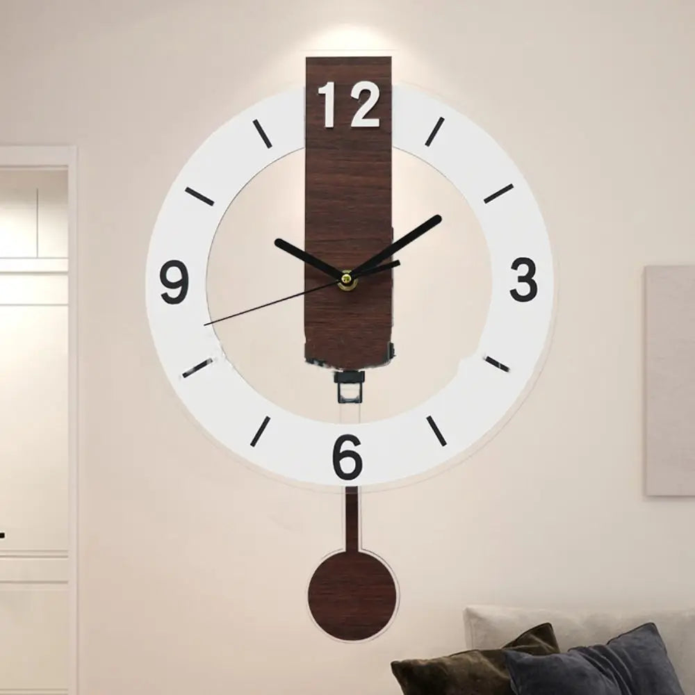 Minimalistické kyvadlové hodiny s moderním akrylovým a dřevěným vzhledem