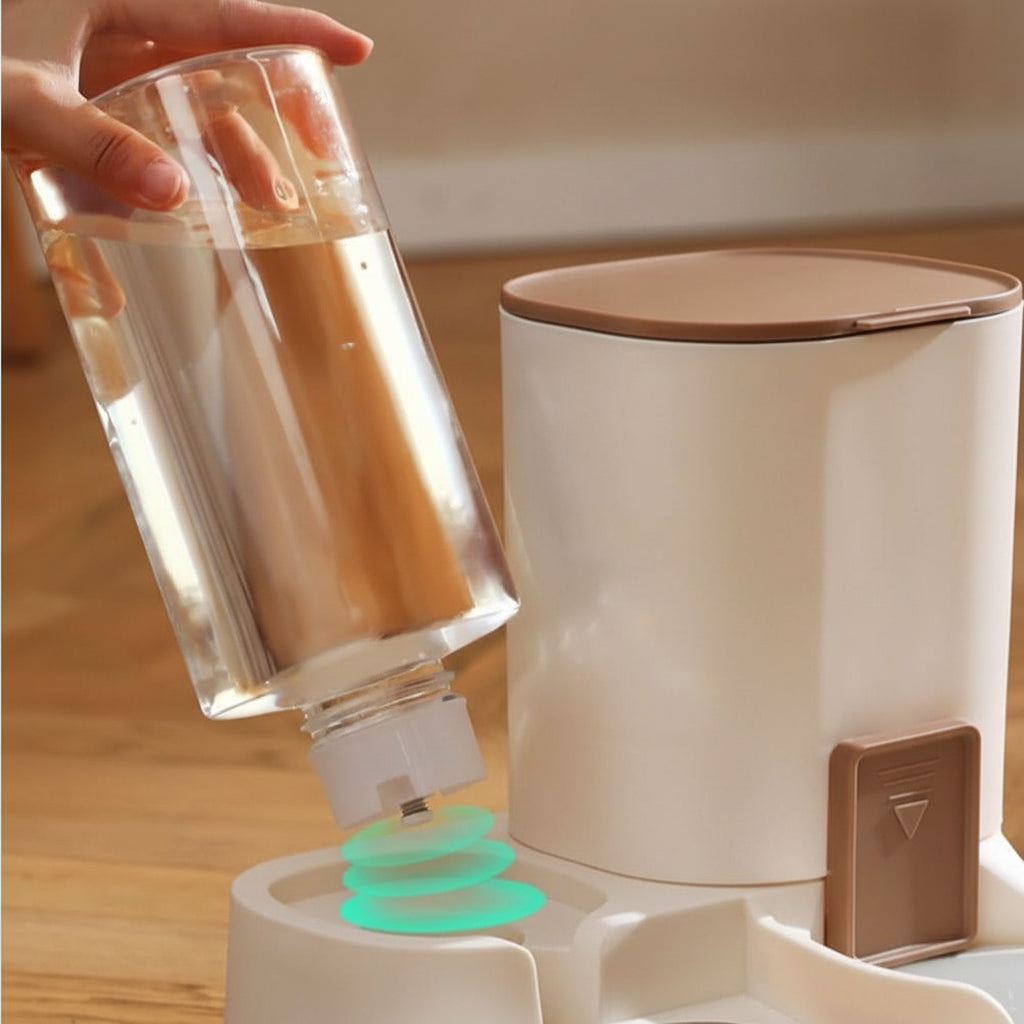 Dispenser automatico di cibo e acqua PetAqua per animali domestici