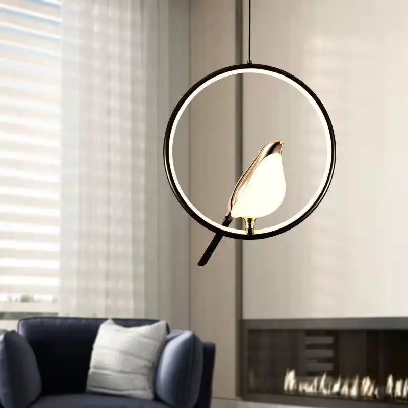 Lampa wisząca Magpie z nordyckimi motywami ptaków do nowoczesnych wnętrz