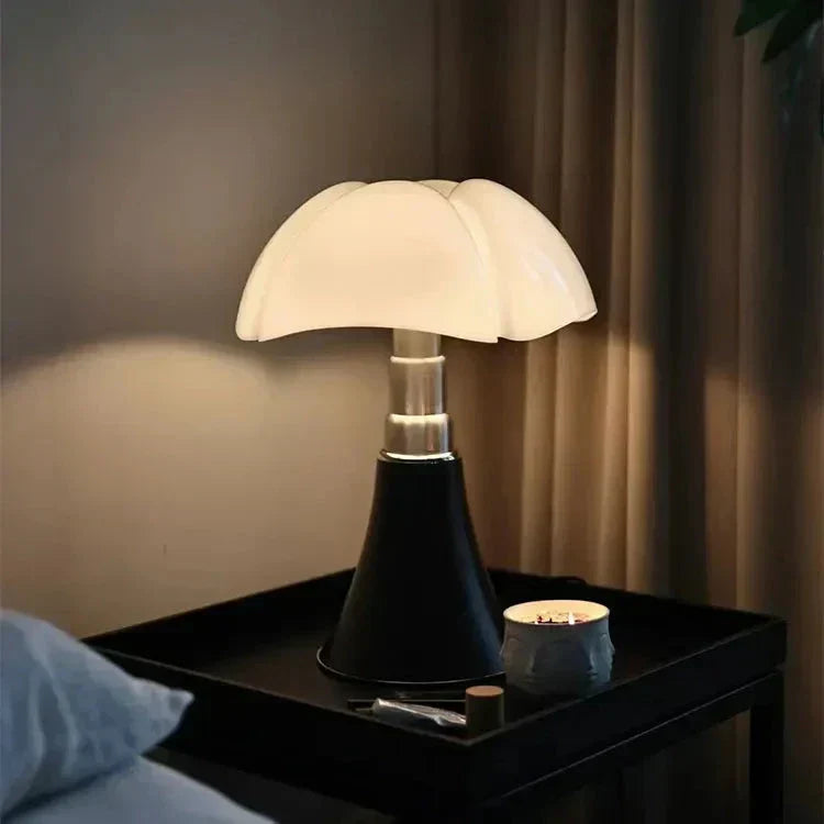 Retro moderní akcentní světlo s vintage LED stolní lampou