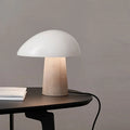 Stolní lampa Nova Mushroom s teplým dřevěným dekorem