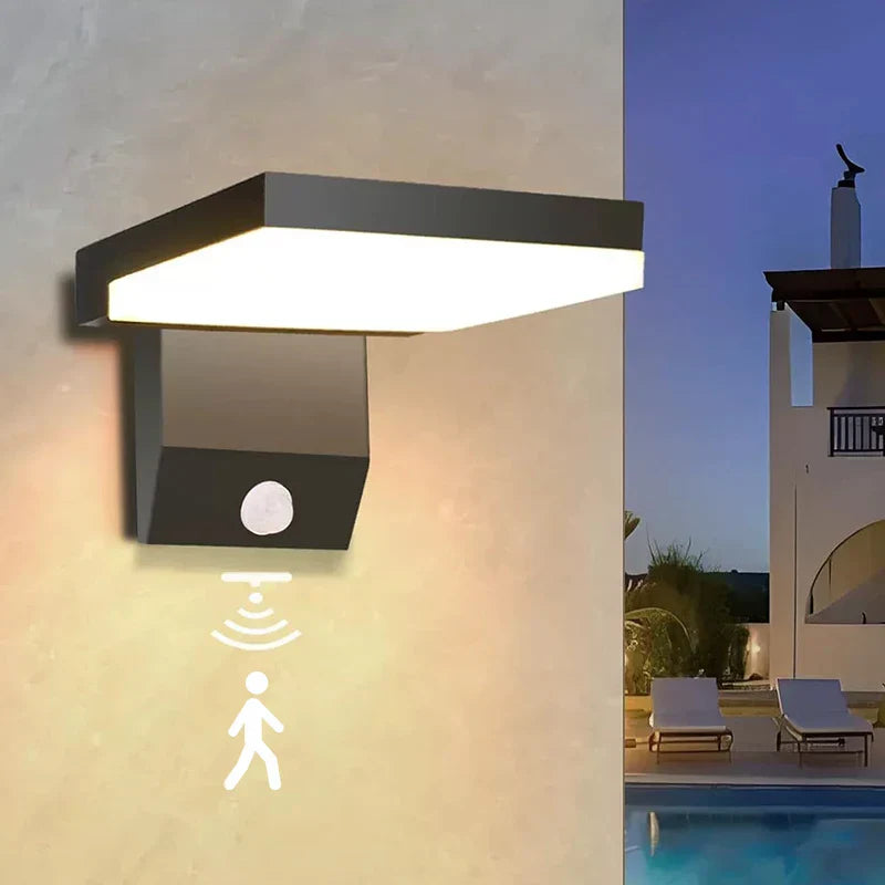 Venkovní nástěnné světlo LumiFold s krytím IP65 a volitelným pohybovým senzorem