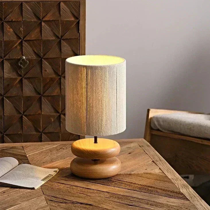Nova valnöt sängbordslampa med mjuk tygskärm