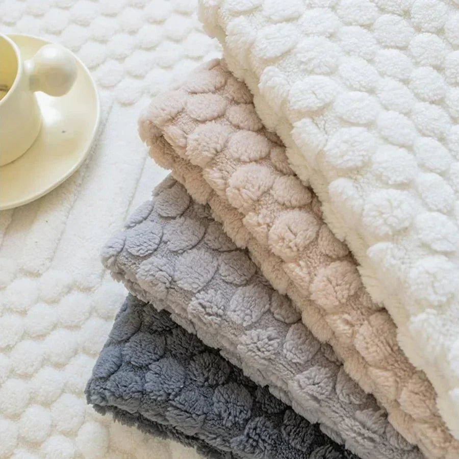 Funda de sofá de forro polar grueso Cozy Cloud con mechones para calidez en invierno