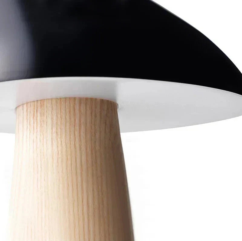 Stolní lampa Nova Mushroom s teplým dřevěným dekorem