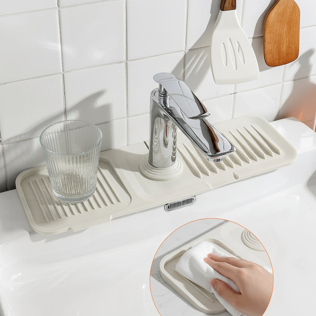 Tappetino in silicone per lavello con vassoio raccogli gocce del rubinetto e sistema di drenaggio automatico