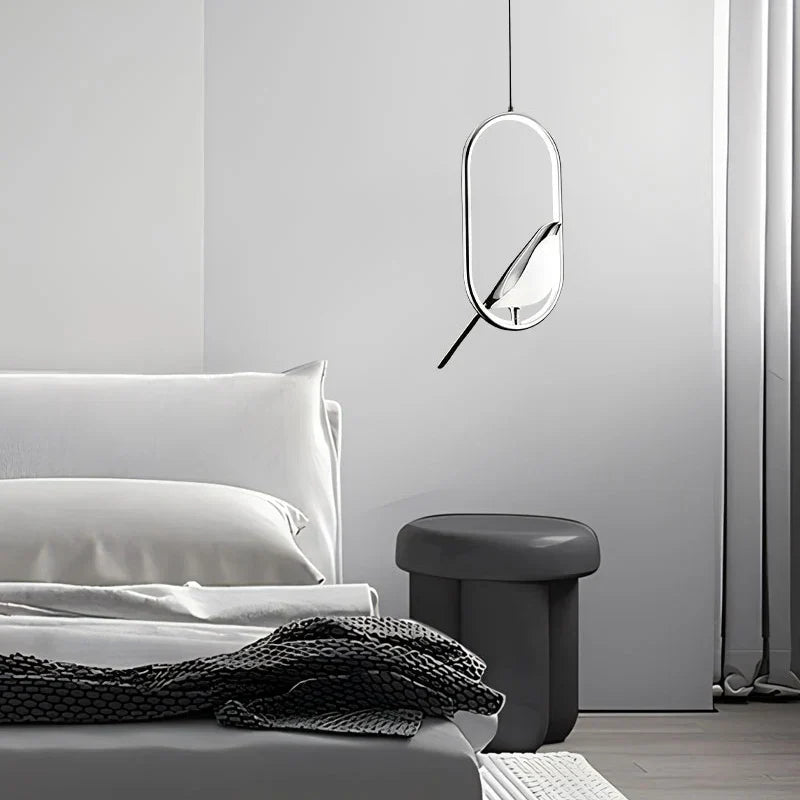 Lampa wisząca Magpie z nordyckimi motywami ptaków do nowoczesnych wnętrz