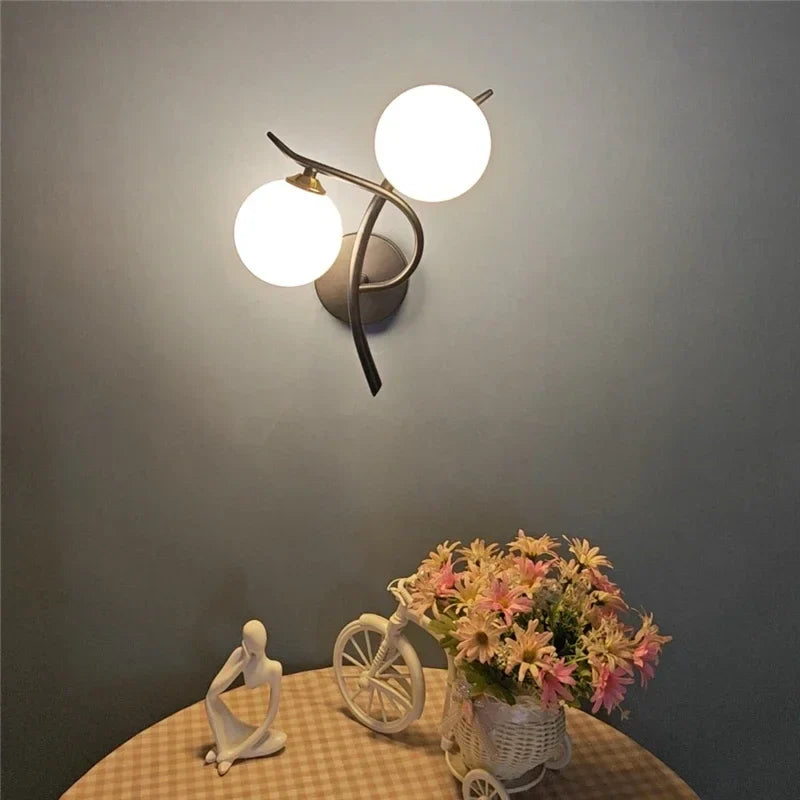 Lunara Nordic Wandleuchte mit doppeltem Kugel-LED-Design