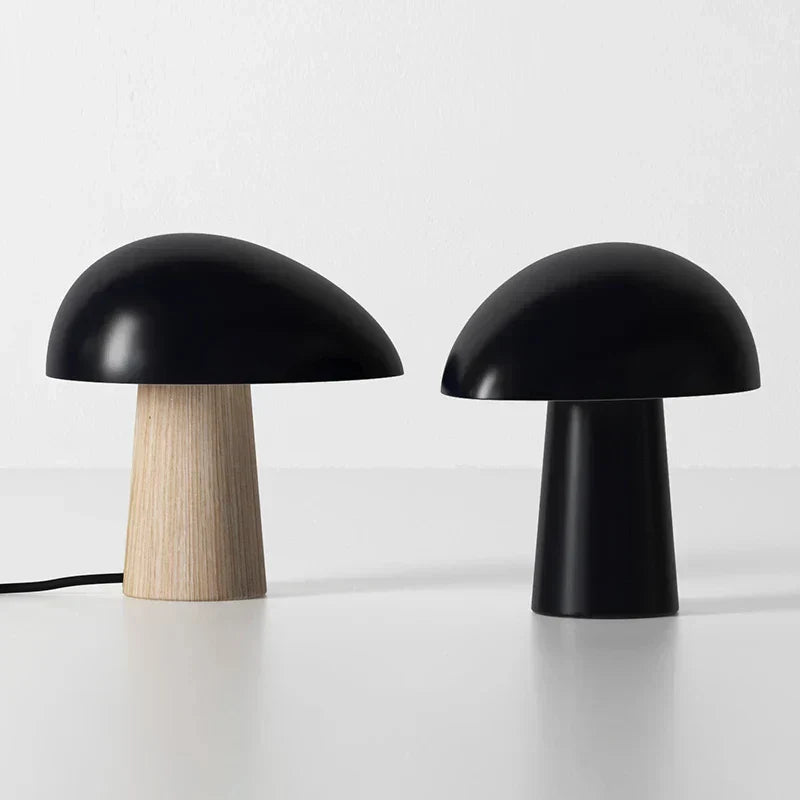 Stolní lampa Nova Mushroom s teplým dřevěným dekorem