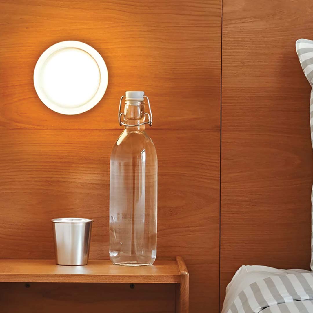 Solaria Moderne LED Væglampe med Justerbar Farve