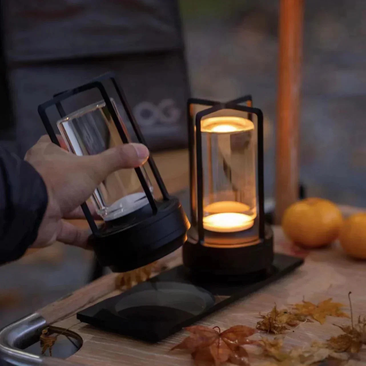 Lampada da tavolo LED LumaNest a luce calda ambientale per un'illuminazione accogliente della stanza