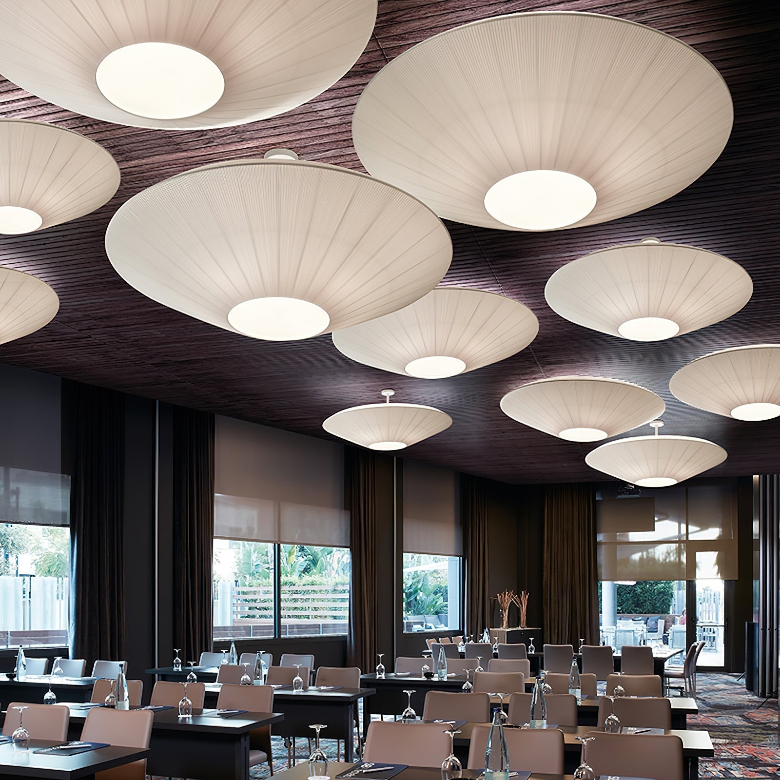 Stropní lampa v orientálním stylu s látkovým stínidlem pro jídelní pokoj, stmívatelná, tři velikosti