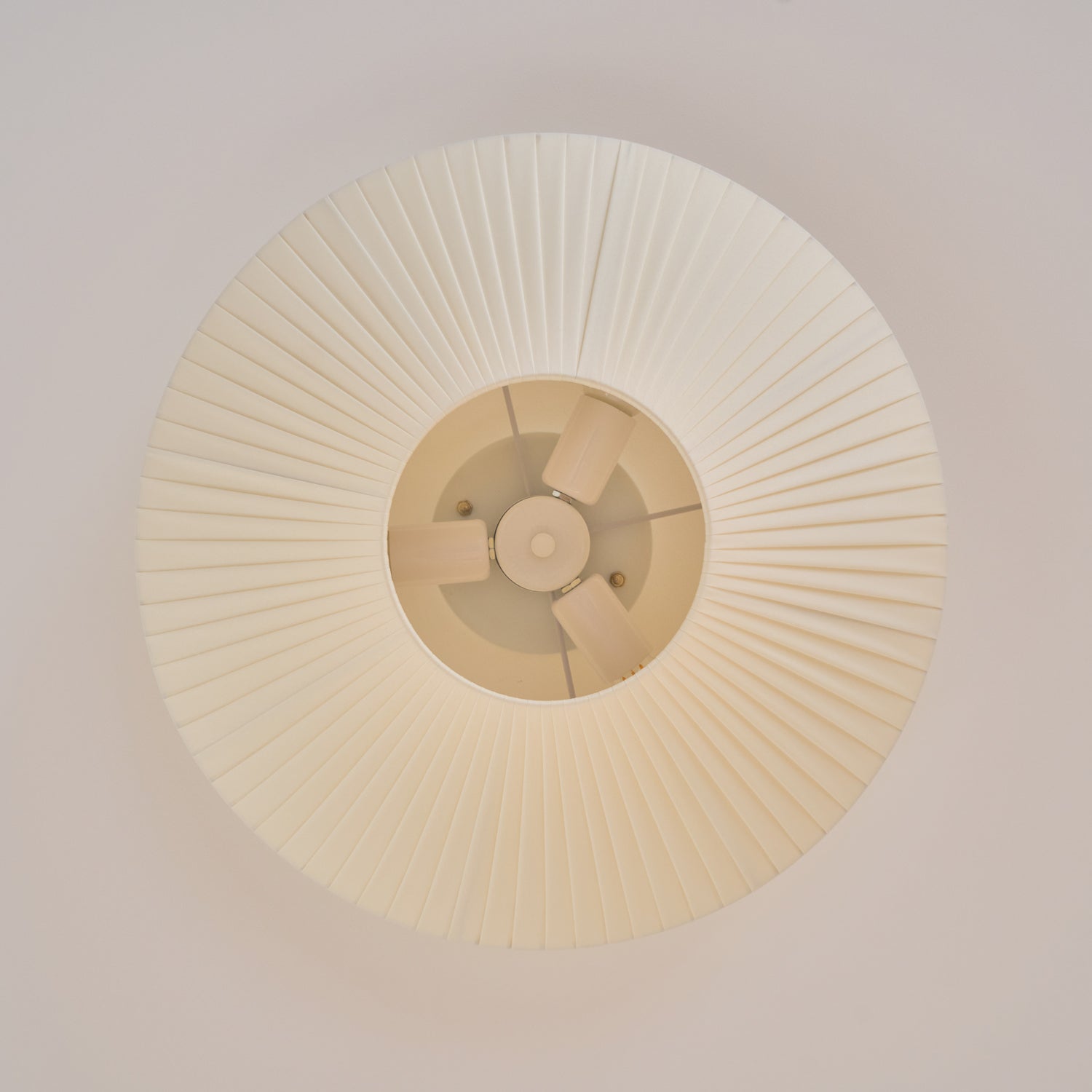 Stropní lampa v orientálním stylu s látkovým stínidlem pro jídelní pokoj, stmívatelná, tři velikosti