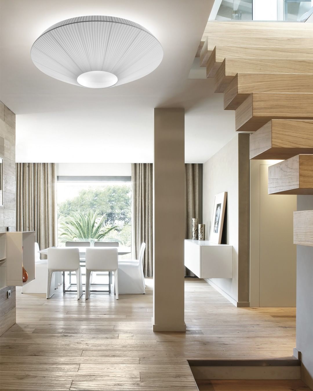 Stropní lampa v orientálním stylu s látkovým stínidlem pro jídelní pokoj, stmívatelná, tři velikosti
