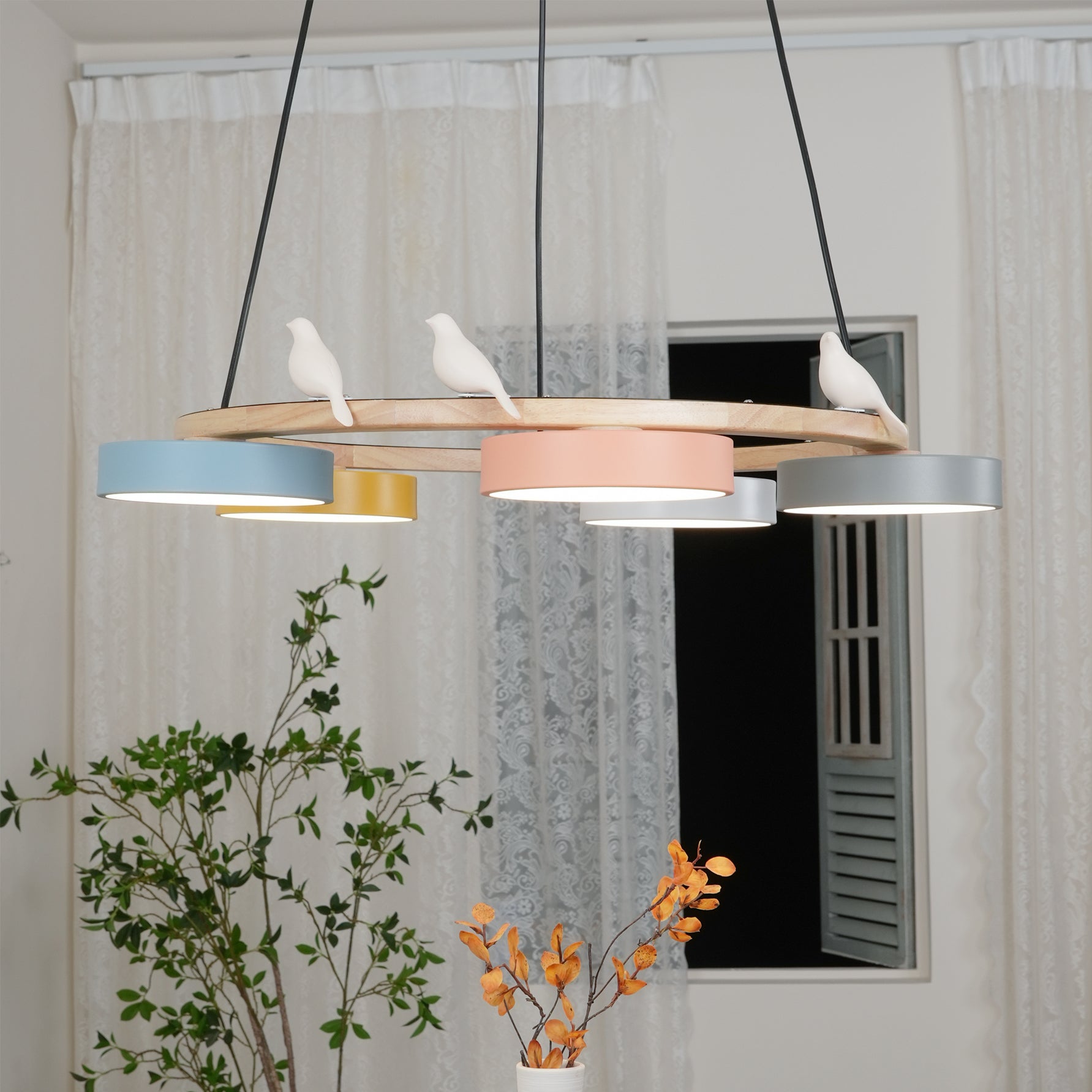 Sienna Bird Rund Lysekrone med Naturinspireret LED-lys