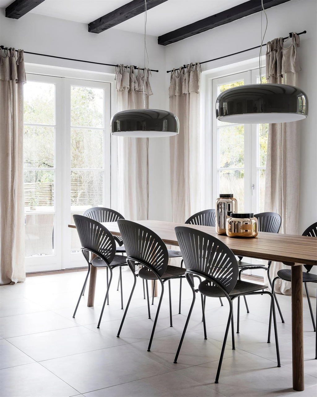 Nova pendellampa med modern design och ljusstark, platsbesparande belysning