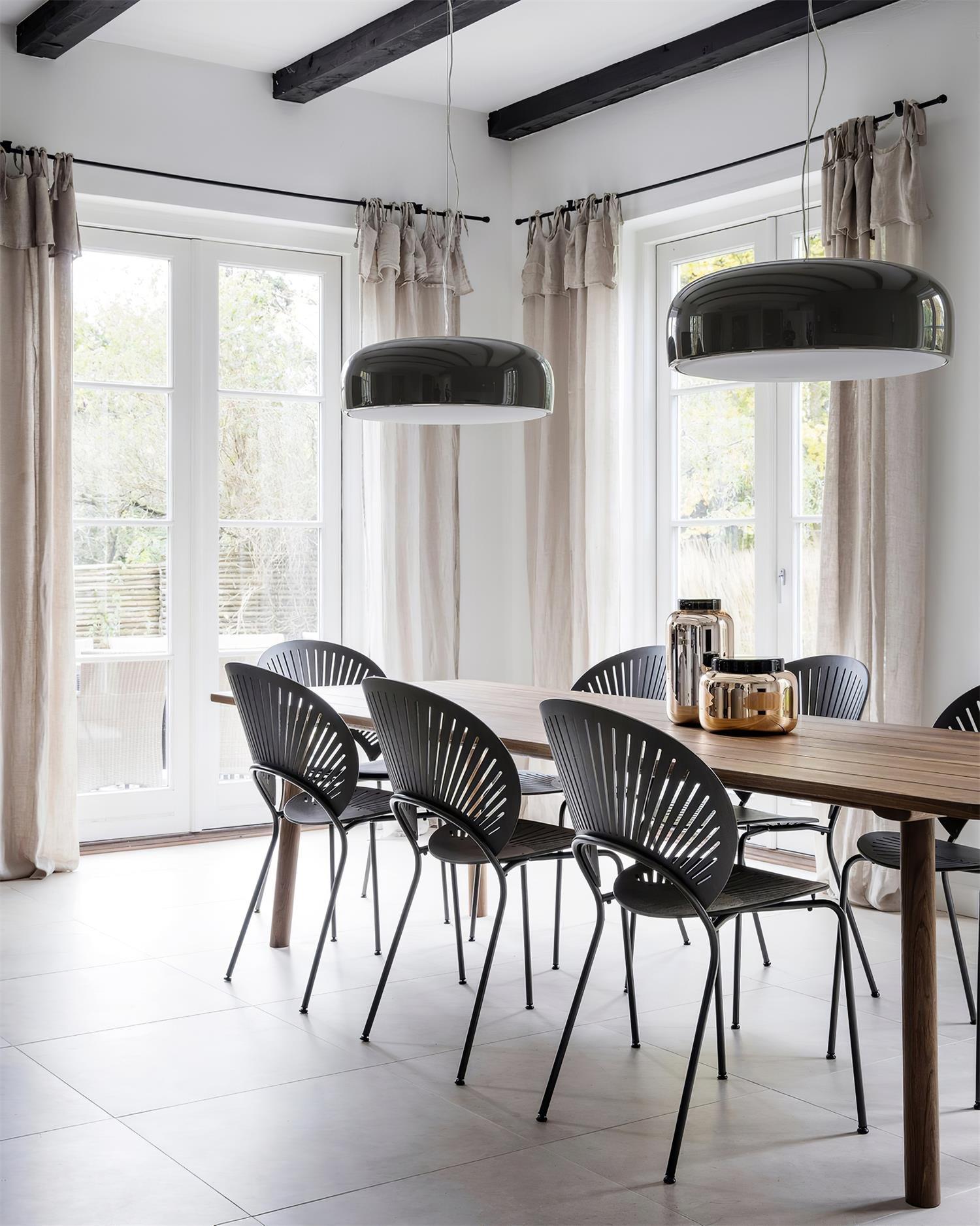 Nova pendellampa med modern design och ljusstark, platsbesparande belysning