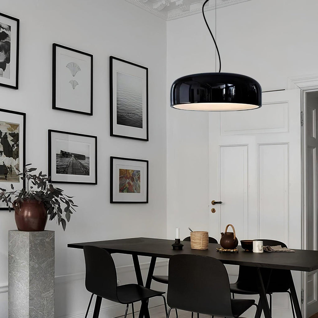 Nova pendellampa med modern design och ljusstark, platsbesparande belysning