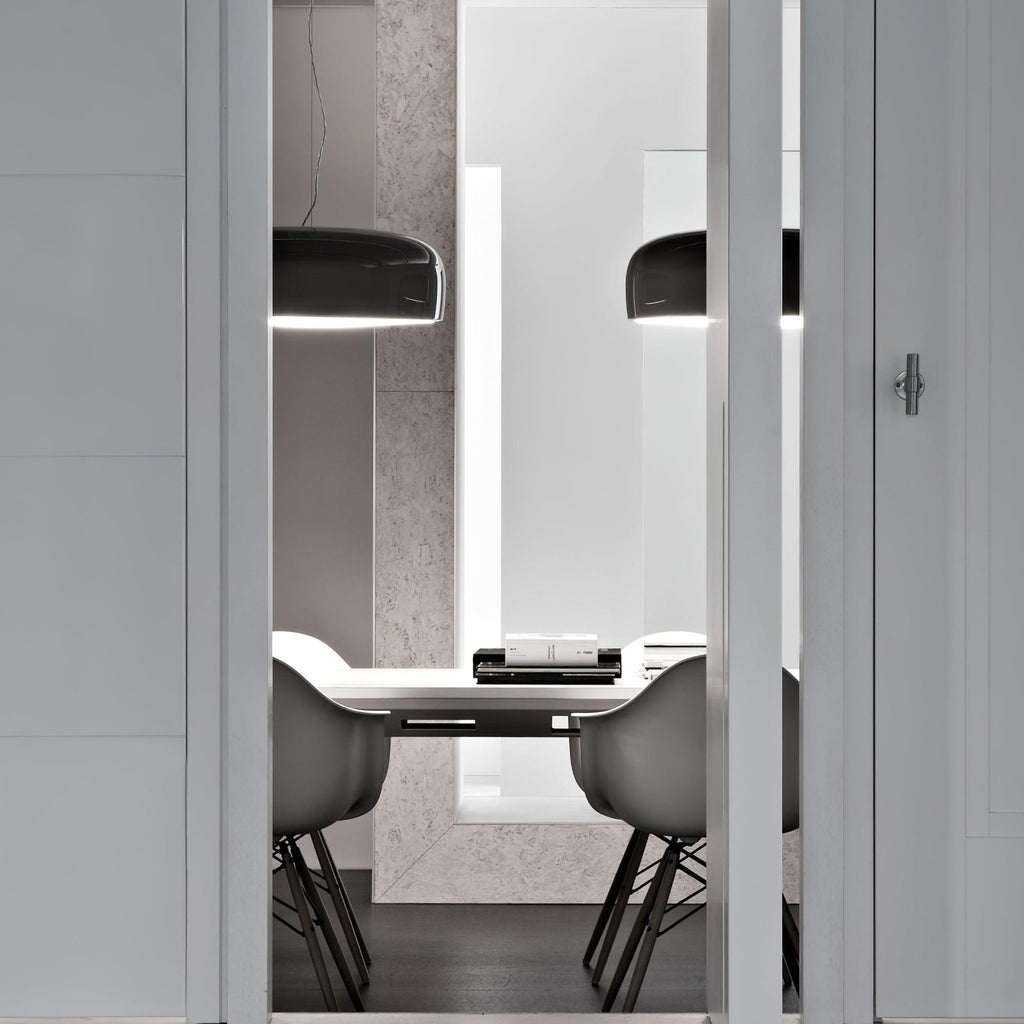 Nova pendellampa med modern design och ljusstark, platsbesparande belysning