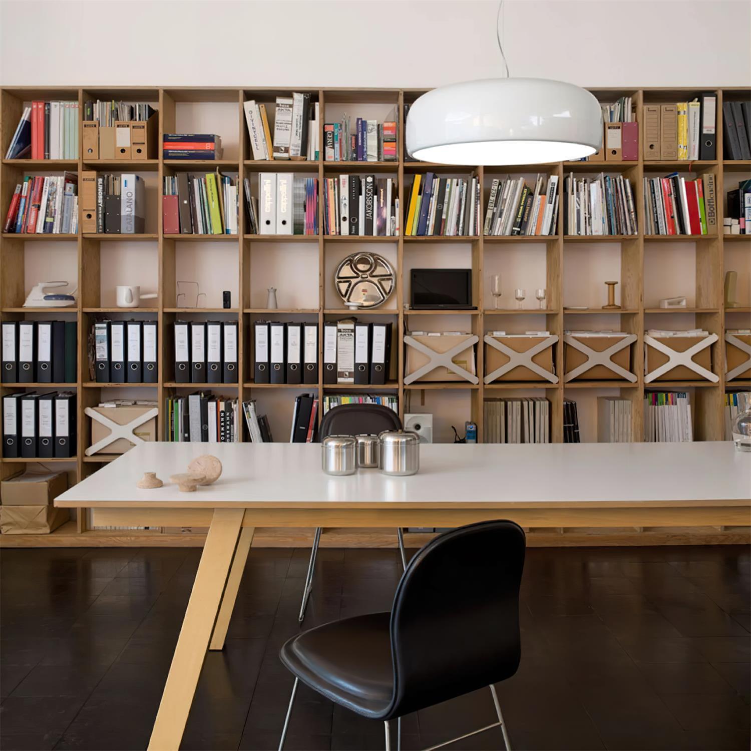 Nova pendellampa med modern design och ljusstark, platsbesparande belysning