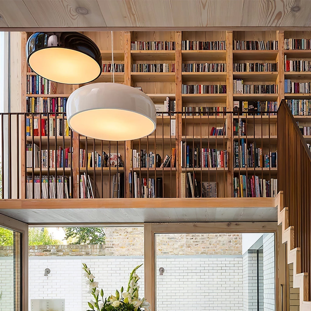 Nova pendellampa med modern design och ljusstark, platsbesparande belysning